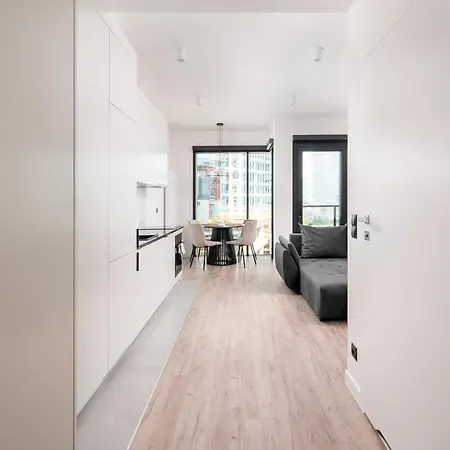 Towarowa Towers Deluxe By Bookinghost