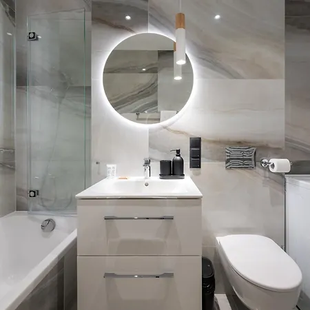 Towarowa Towers Deluxe By Bookinghost * Varsó