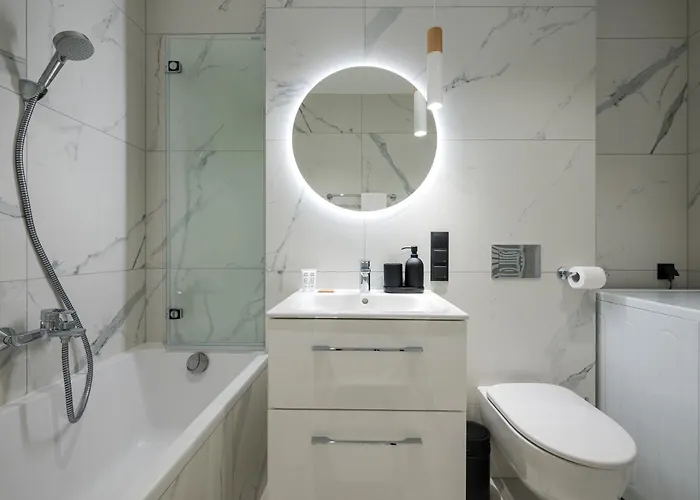 Towarowa Towers Deluxe By Bookinghost