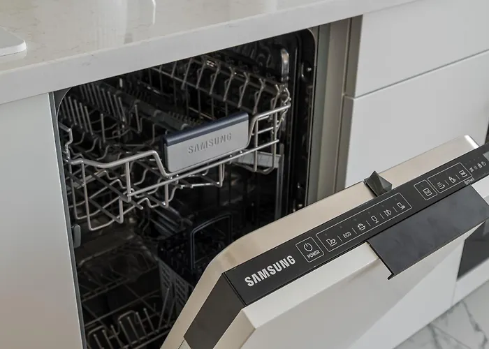 Apartment Towarowa Towers Deluxe By Bookinghost