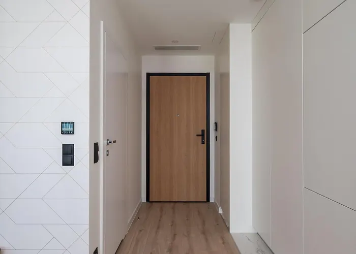 Towarowa Towers Deluxe By Bookinghost