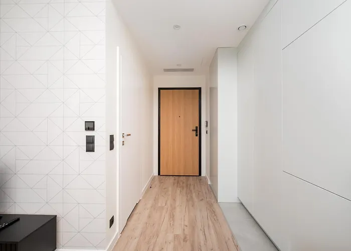 Towarowa Towers Deluxe By Bookinghost Apartment