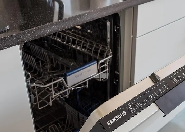 Towarowa Towers Deluxe By Bookinghost Apartment