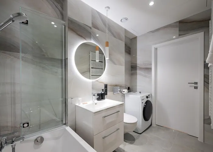 Apartment Towarowa Towers Deluxe By Bookinghost *