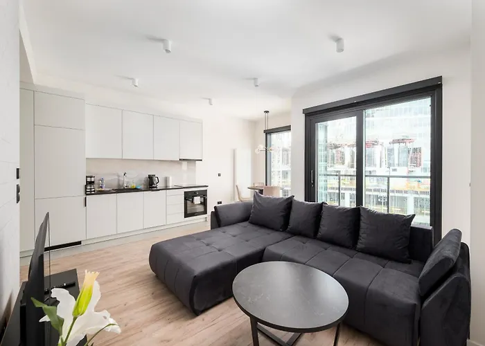 Apartment Towarowa Towers Deluxe By Bookinghost *