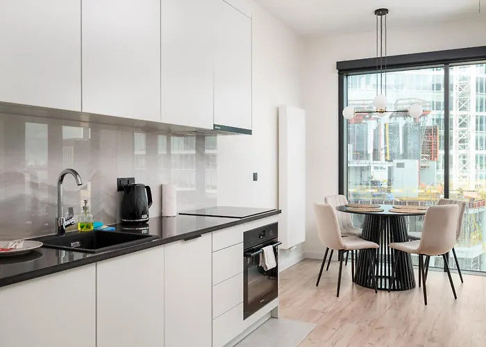 Towarowa Towers Deluxe By Bookinghost Warsaw