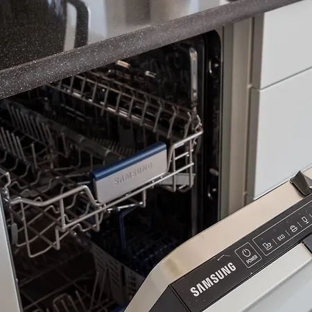 Towarowa Towers Deluxe By Bookinghost Apartmán