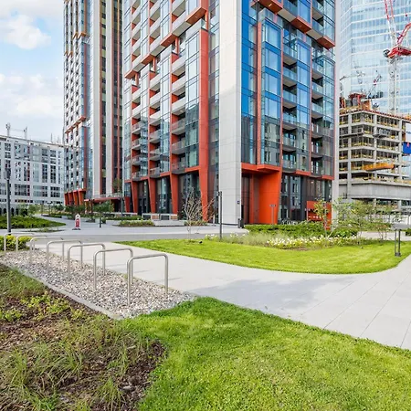 Towarowa Towers Deluxe By Bookinghost Apartmán Varšava